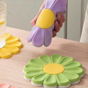 Home Textiles |   Daisy Shape Silicone Coaster Kitchen Table Heat Resistant Anti-Scalding Mat Cup Tableware Placemat Table Decoration Home & Kitchen Home Textiles